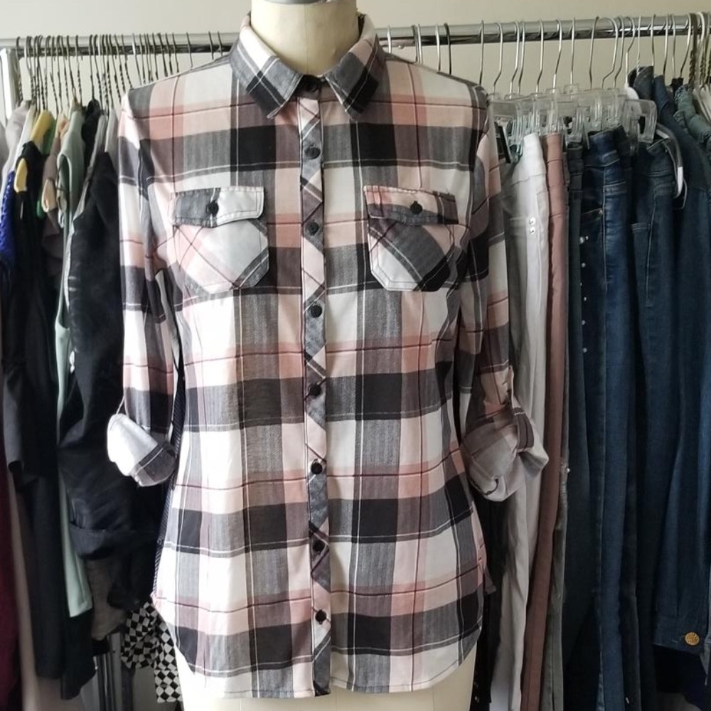 WHITE PINK BLACK LONG SLEEVE FLANNEL BUTTON SHIRT